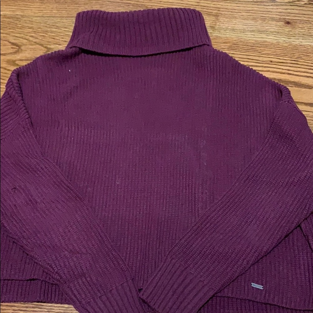 Hollister sweater